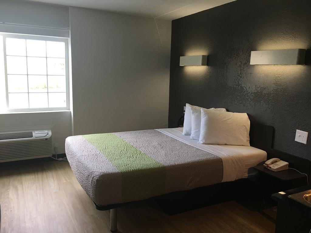 6-indianapolis, In Hotel Indianápolis