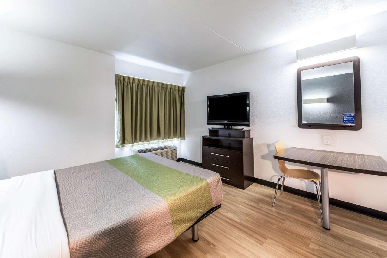 Hotel 6-indianapolis, In Indianápolis
